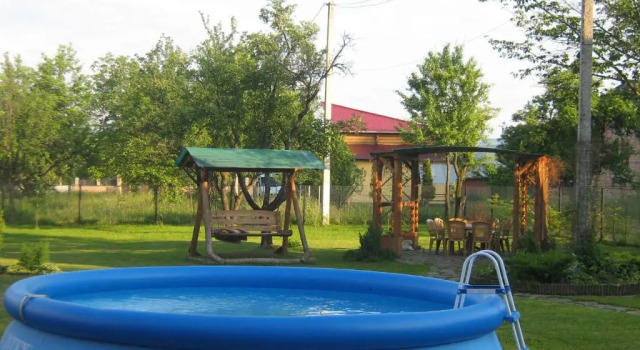 Villa Veselka, Book Villa Hoteller i Stari Kuty med pool, Swimmingpool