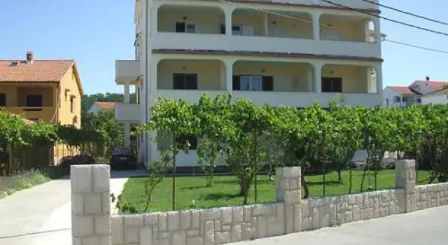 Apartments Pičuljan