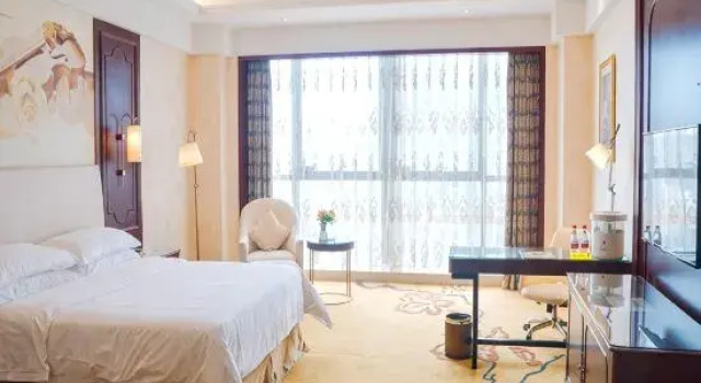 Люкс Superior Vienna International Hotel Huiyang Municipal Square