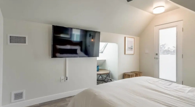 Brand NEW - Bay View Beach House - Houses for Rent in San Diego, Забронировать Апартаменты/квартира Отели Сан-Диего с парковкой, рядом с Конференц-центр Сан-Диего, Парковка