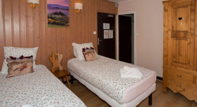 Hotel Le Cairn, Забронировать Отель Отели Мон-де-Ланс 3 звезды, рядом с Горнолыжный подъемник Бель Этуаль, 3*