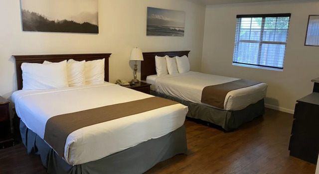 Четырёхместный номер Standard Bide-A-Wee Inn and Cottages