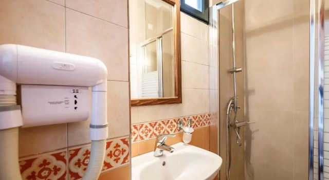 Трёхместный номер Standard Kapodistrias Hotel