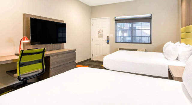 Rodeway Inn near Melrose Ave
