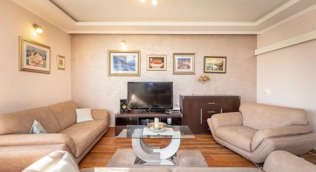Holiday Home Trojkovic, Забронировать Отель Бизнес-отели Дубровника, рядом с Пляж пещеры Бетина, 4* 5*
