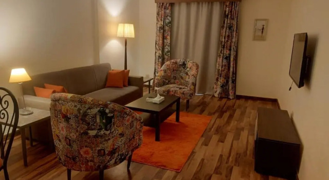 Полулюкс Golden Carven Hotel