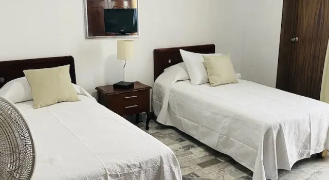 Hostel Guadalajara cosmopolitan, Book Hostel / Vandrerhjem Billige hoteller i Guadalajara