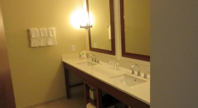 Четырёхместный номер Standard Comfort Suites Summerville