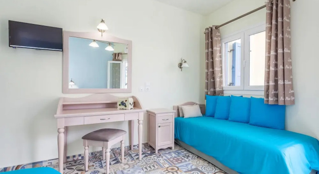 Люкс с балконом Stafylos Suites & Boutique hotel