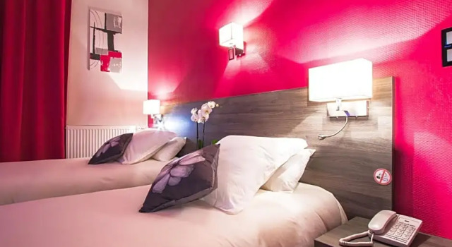 Двухместный номер Standard с балконом Hotel Actuel Chambéry Centre Gare
