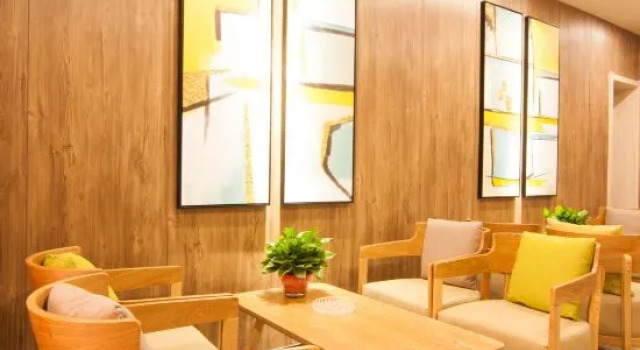 Delicacy and Warm·Gardenia Blossom Hotel (Baicheng University Town Medical College), Prenota Hotel Hotel a Hubei con parcheggio, Parcheggio