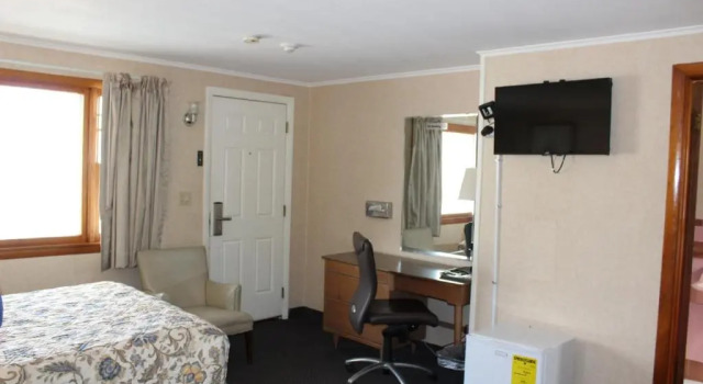 Четырёхместный номер Standard Elm Motel