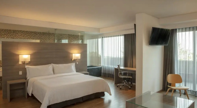 Двухместный полулюкс Fiesta Inn Morelia Altozano