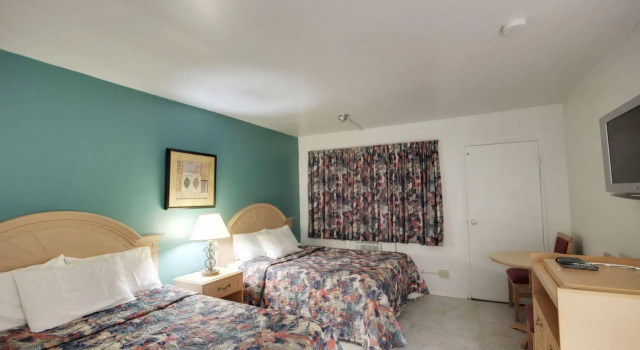 6267 Persepolis Inn, Buchen Sie Gasthaus Niagara Falls 