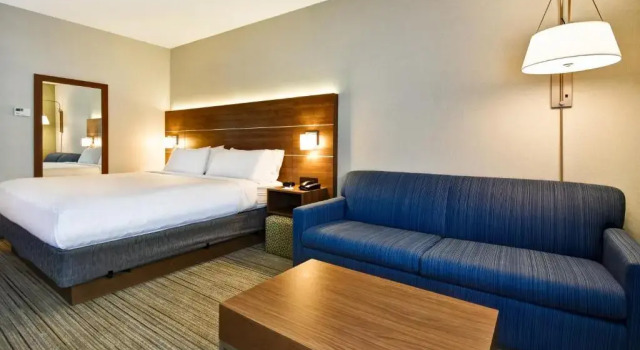 Номер Superior Holiday Inn Express Newport North - Middletown by IHG