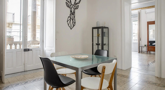 Cavour Apartment With Balcony by Wonderful Italy, Забронировать Апартаменты/квартира Апартаменты Долины Ното, рядом с Города Валь-ди-Ното в стиле позднего барокко, Апартаменты/квартира