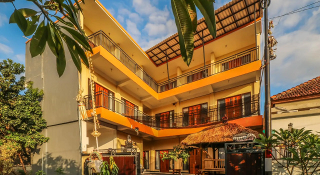 OYO 1372 Yandra Guest House, Boek Pension Tibubeneng Bali