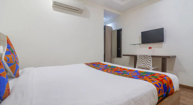 Номер Deluxe FabHotel Pride Inn Financia - Near DLF Cyber City Gachibowli