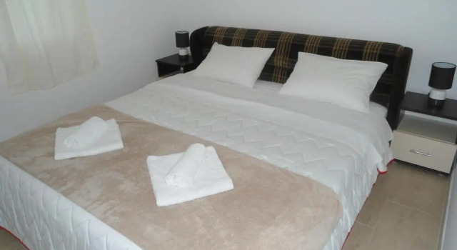 Apartments Raskovic I, Book Lejlighed Hoteller i Kotor Riviera med parkering, Parkering