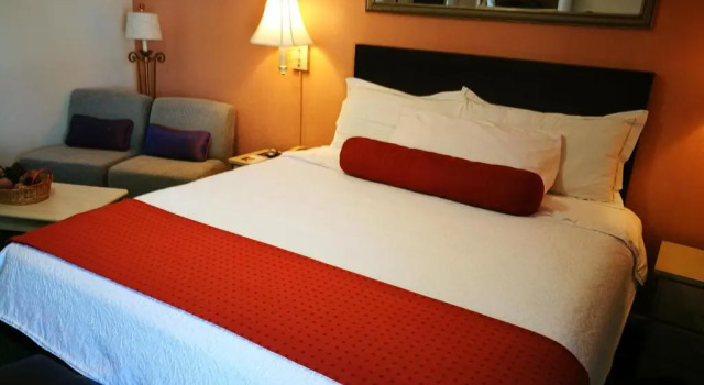 Люкс Deluxe Merida Inn & Suites