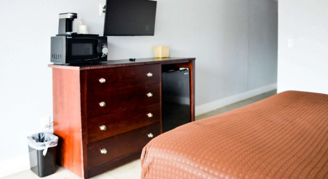 Двухместный номер Standard Rodeway Inn Sun City Center