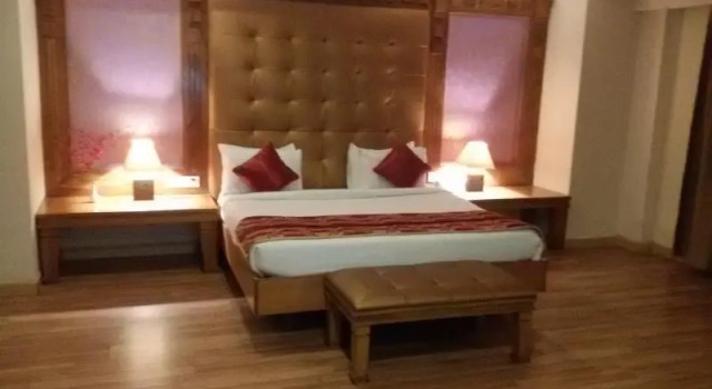 Люкс Luxury V One Hotel The competent Palace