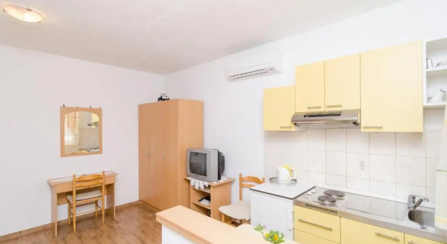 Студия Apartments Skurla