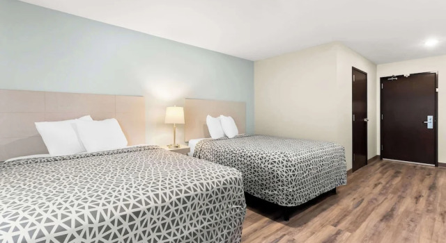 Четырёхместный люкс Woodspring Suites Savannah West Chatham Parkway