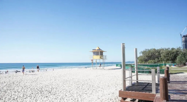 Beachside Neptune Resort Apt Upgraded!, Забронировать Курортный отель Бродбич Голд-Кост, рядом с Broadbeach North Tram Station