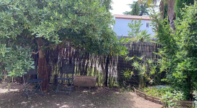 Коттедж Petite maison au calme avec jardin clim et parking