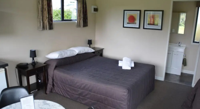 Студия Standard Waitomo TOP 10 Holiday Park