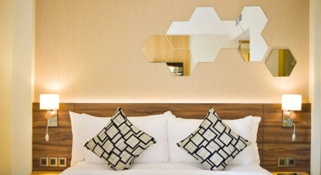 Deluxe Doppel Zimmer mit Balkon Golden Tulip Essential Tangerang
