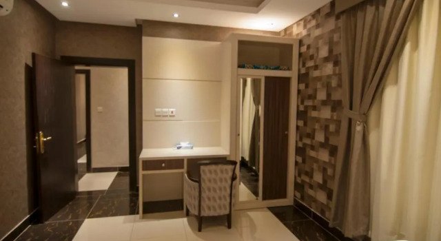 Люкс Evan Serviced Apartments in Al Muruj District
