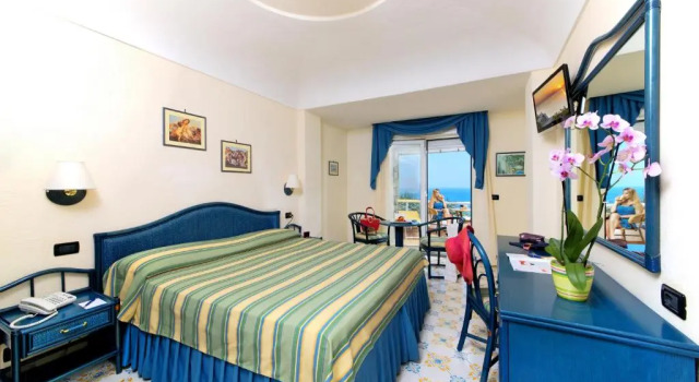 Двухместный номер Comfort с видом на море Sorriso Thermae Resort & Spa