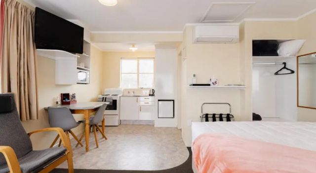 Highway Lodge Motel, Buchen Sie Motel  