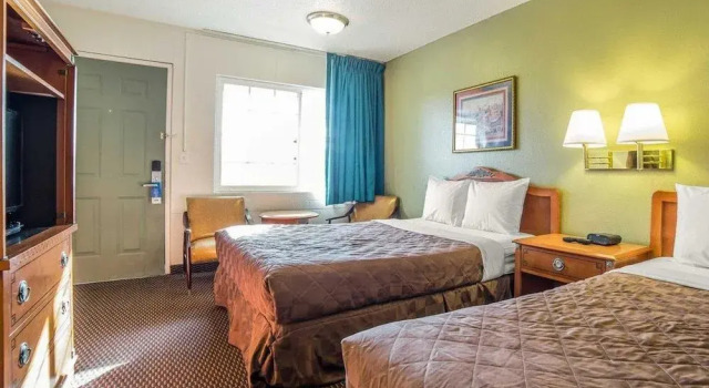 Rodeway Inn & Suites Hermiston, Boek Hotel Hermiston Oregon