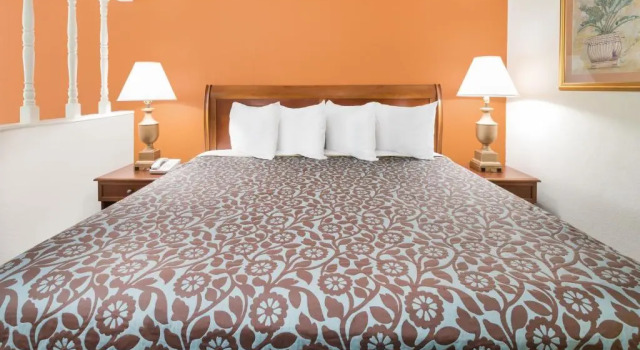 Номер Standard Days Inn by Wyndham Orangeburg South