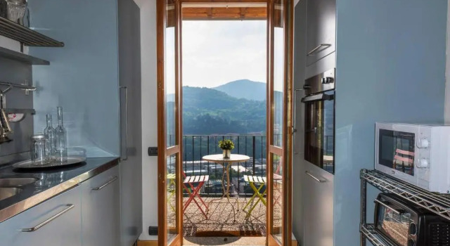 Коттедж JOIVY Scenic 2BR Apt w/ Balcony & Parking