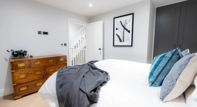 Three Bed Apts near Spitalfields Mkt