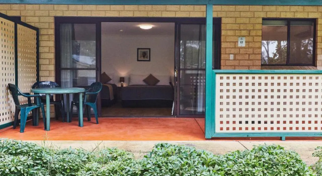 Трёхместная студия RAC Busselton Holiday Park