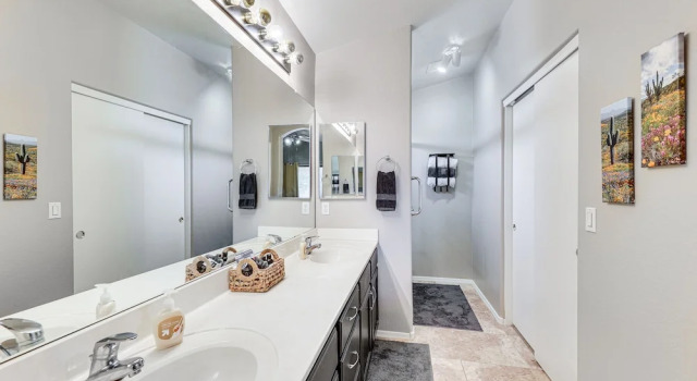 Коттедж 1 Mi to Golf: Mtn-view Gem w/ Patio in Gold Canyon