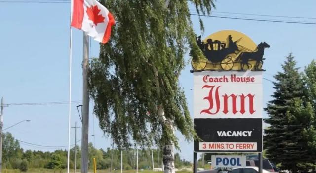 Coach House Inn, Book Hotel Tobermory Bruce County