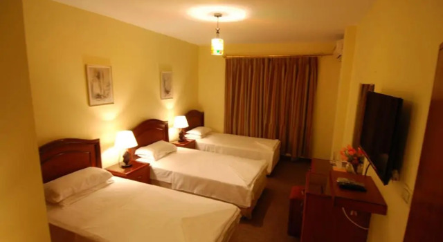 Трёхместный номер Standard Al Rashid Hotel