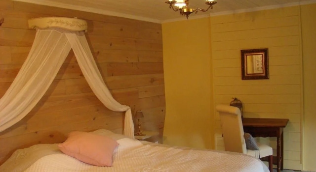 O 'Palmier Caché, Book Hotel Hoteller i Saint-Marcel med pool, Swimmingpool