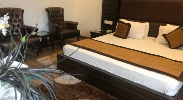 Hotel Riya Palace, Rezervovat Hotel Nainital Uttarakhand