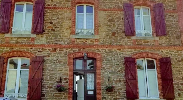 Vue de la Rance, Rezerwuj Hotel La Hisse Bretania