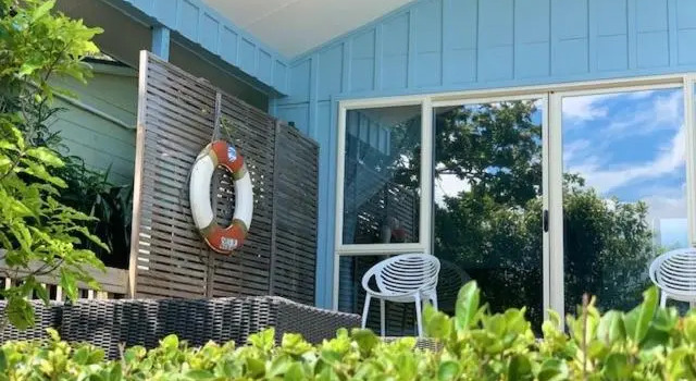 Jellicoe Views - Surfdale Holiday Home, Buchen Sie Hotel  