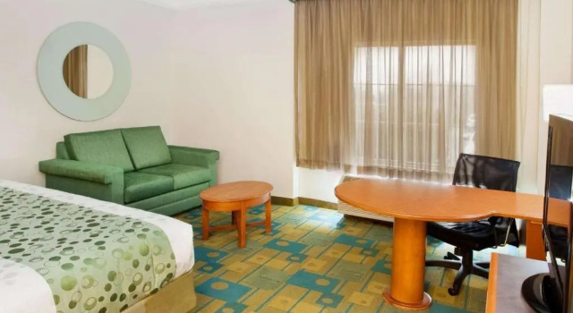 Двухместный номер Deluxe La Quinta by Wyndham Haywood Mall-Near Greenville Downtown
