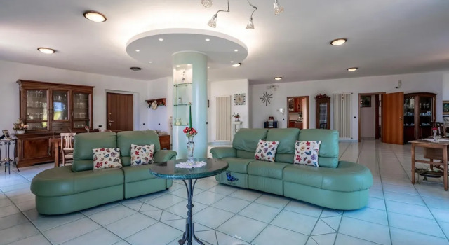 Beautiful Home In Belsito With Wifi, Book Hotel Hotels in Abruzzo with Parking, Parking