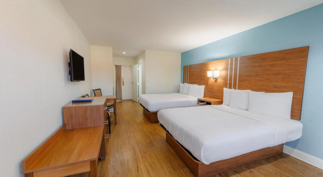 Dunes Inn & Suites - Tybee Island, Rezerwuj Hotel Hotele w Tybee Island z parkingiem, Parking